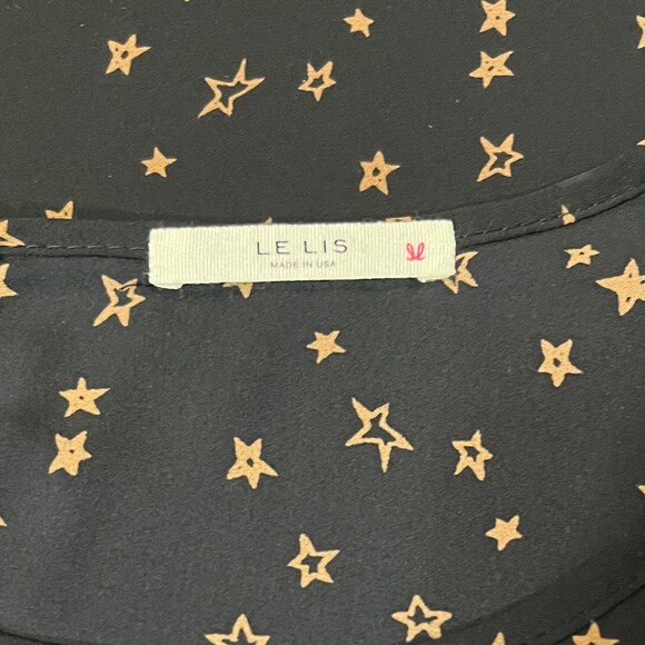 Le Lis Star Print on Black Short Sleeve Top Medium - Picture 3 of 6